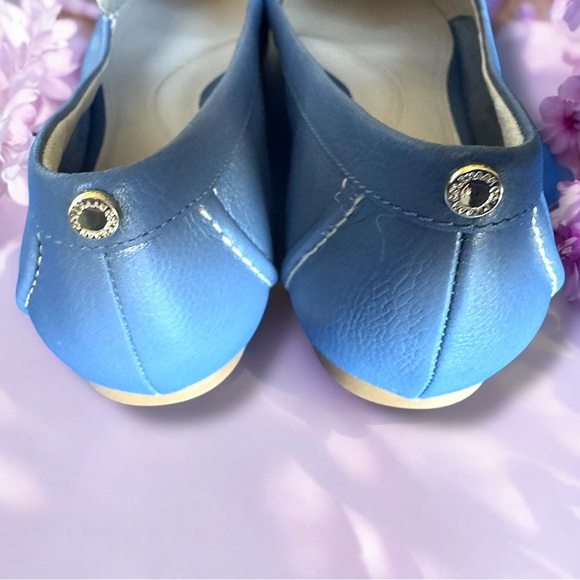 Cole Haan Candace Bow Leather Slip-On Loafer - Gold Heel Accents - New, Size 8B - Picture 7 of 15